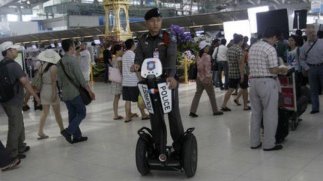 حاولت تهريب الماسة في امعائها