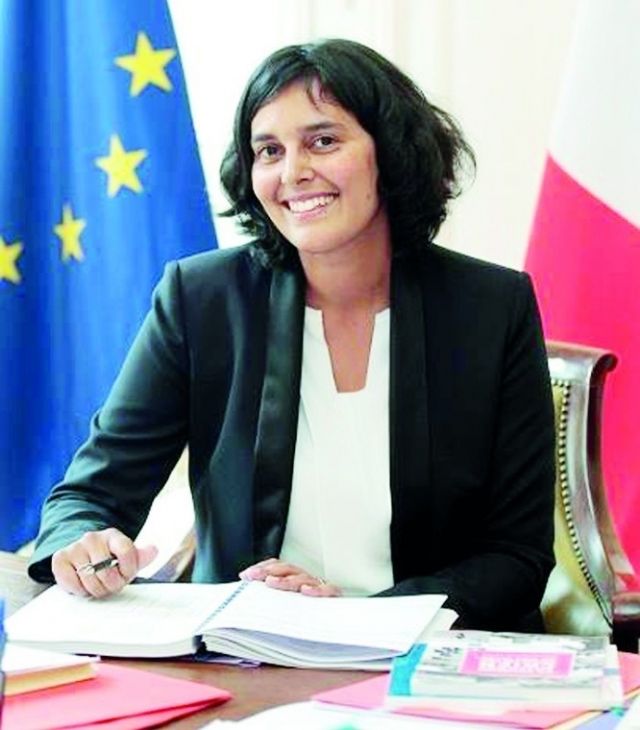 عن المغربية مريم الخمري وزيرة للعمل في الحكومة الفرنسية