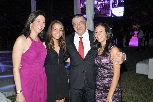 شريف احمد مختار والعائلة