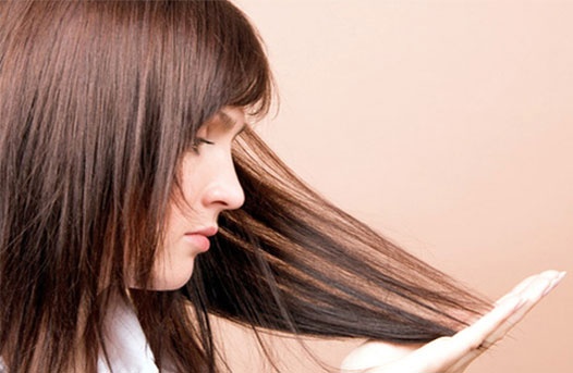 4 وصفات طبيعية لعلاج مشكلة الشعر الدهني.. جربوها