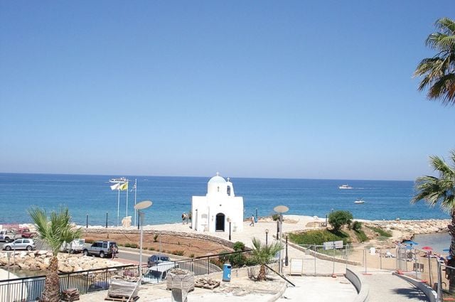 قبرص خريفها هدوء وشمس دافئة 