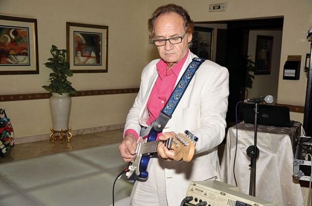  إلهامي خورشيد 
