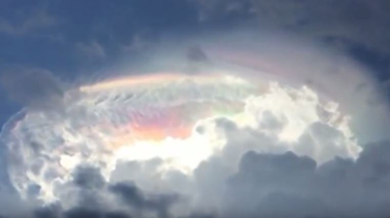 بالفيديو - شاهدوا غيوم قيل إنها علامة عن نهاية العالم