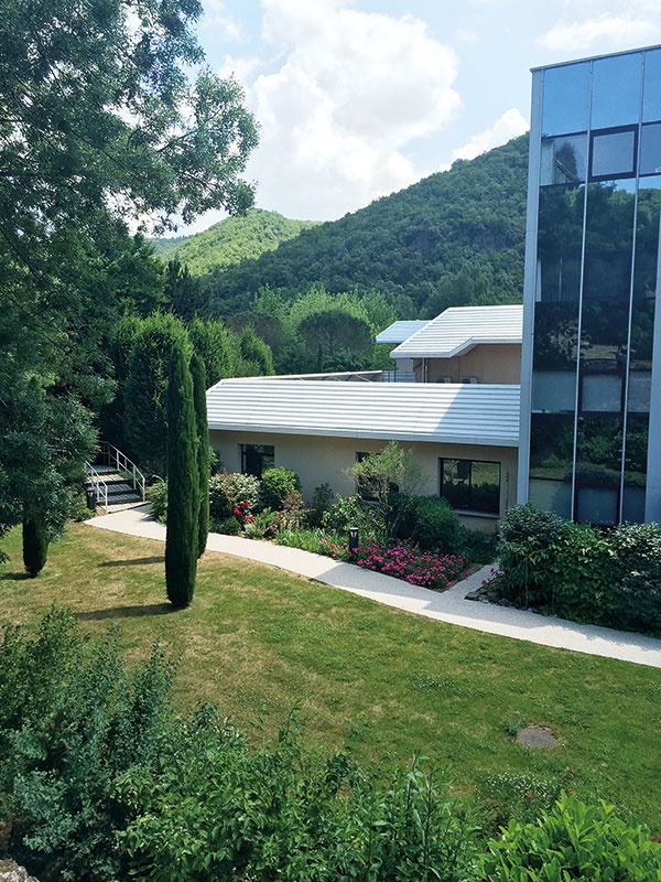 مركز Avène للمعالجة المائية: ملاذ البشرة الحساسة