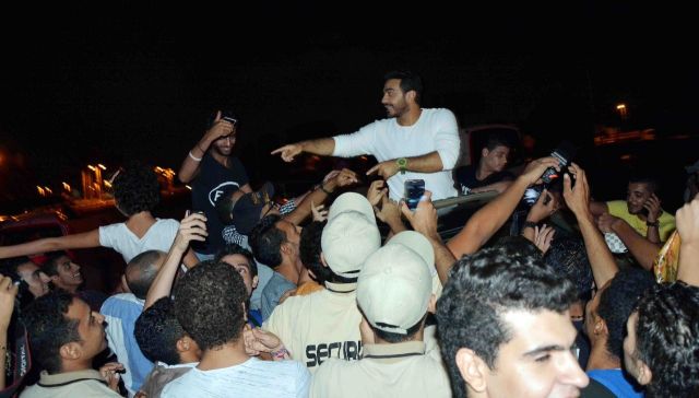 تامر يغادر دار العرض