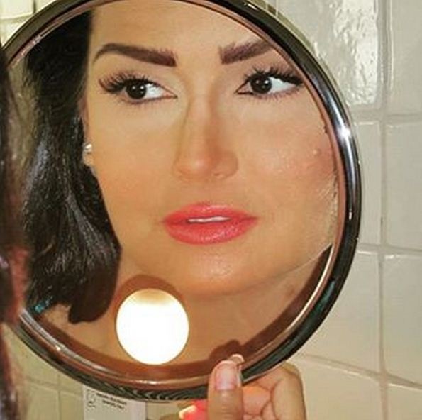 غادة عبد الرازق تتشح بالسواد وتبتعد عن شبكات التواصل الإجتماعي