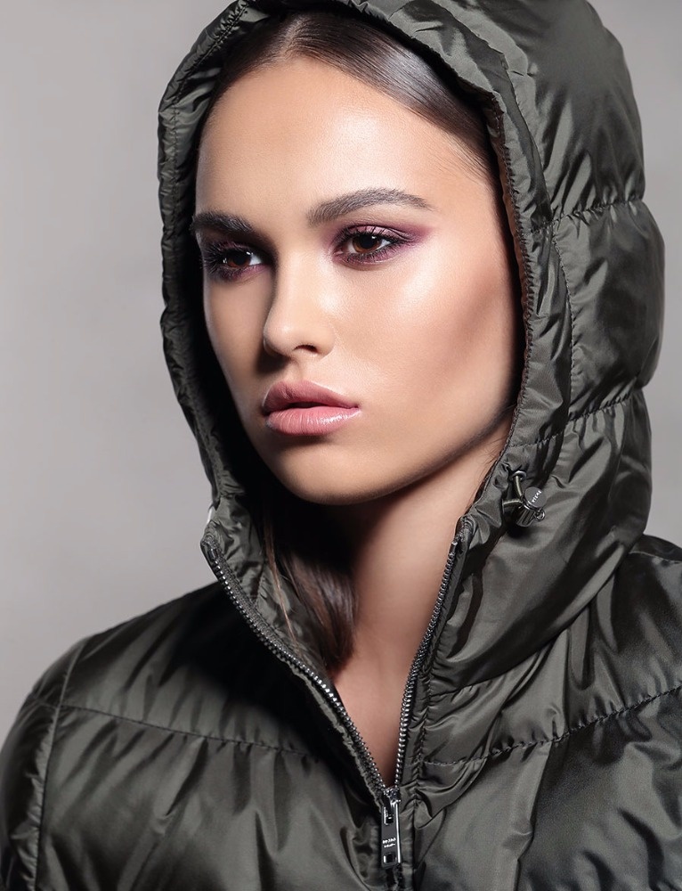 رسائل عينيها