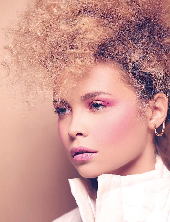 Add a Little Pink قليل من الوردي يزيد تألقك