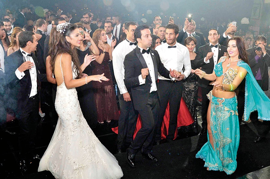 حفلة زفاف تجمع نجوم الفن والرياضة