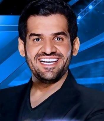 بالصورة - ماذا فعل حسين الجسمي قبل الغناء أمام السيسي؟