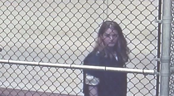 إتهام ملكة جمال سابقة بتوزيع صور إباحية لطفلة!