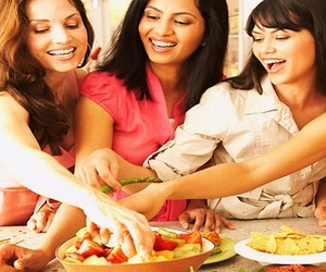 3 فوائد مدهشة عندما تأكلون بأصابعكم!!