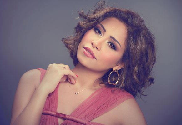 بالفيديو والصور – هجوم قاسٍ من الجمهور على شيرين رغم اعتذارها