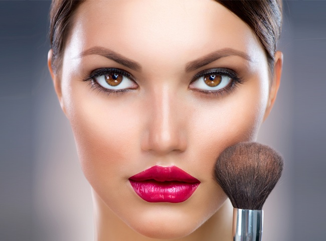 البودرة موضة هذا الشتاء... نصائح بسيطة لتطبيق مثالي