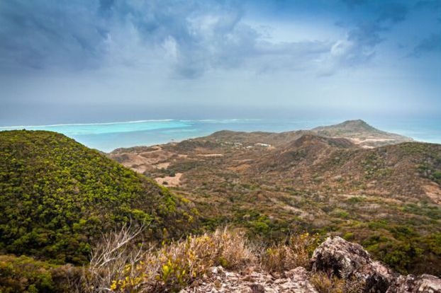 ما سر اختفاء الرجال في جزيرة بروفيدانس الساحرة؟