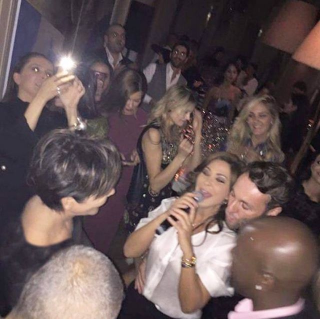 Kris Jenner ترقص على أغاني أليسا في حفل Vogue.