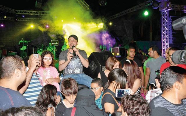 لؤي يحيي الحفلة