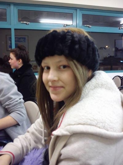 بالصور- بعد وفاتها.. والدها اكتشف السرّ الذي تركته خلف مرآتها!