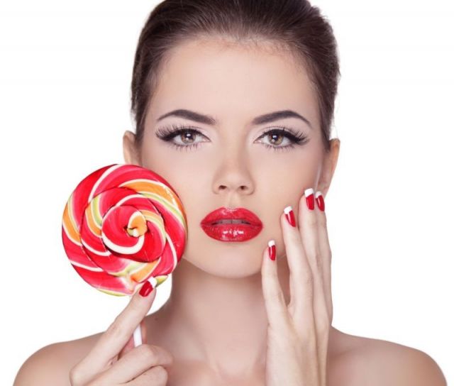 حيل سريعة لماكياج رائع بقلم الكحل السائل... تجنبي تكحيل الجفن الداخلي