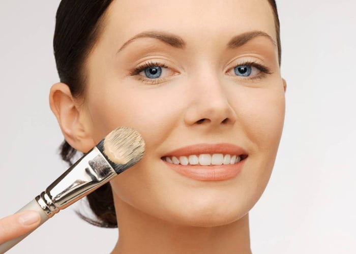 حيلة بسيطة لإخفاء الخدود الممتلئة