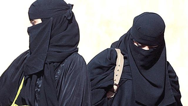 فيديو لسعوديات تائهات بين الجبال يثير ضجة