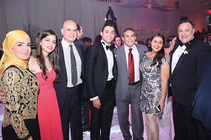 دينا وألا كوشنير تشعلان حفلة زفاف