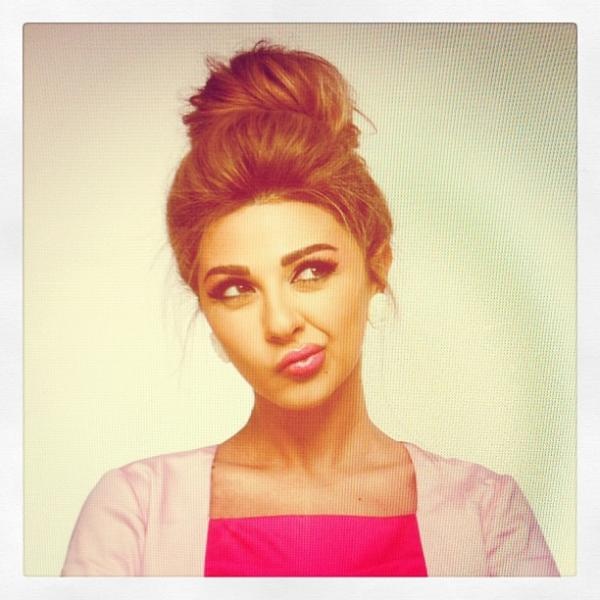 بالصور- شاهدوا أزياء ميريام فارس خلال حملها... ما رأيكم بأناقتها