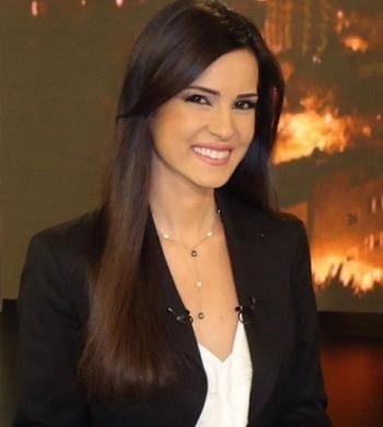 بالفيديو – خجل مذيعة لبنانية بعد خطأ محرج على الهواء