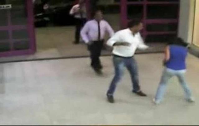 بالفيديو- الفتاة التي تعرضت للتحرش والضرب تروي تفاصيل الحادثة.. ماذا قالت؟