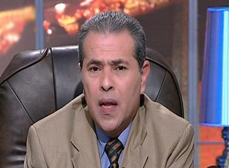 بالفيديو - توفيق عكاشة يشعل 