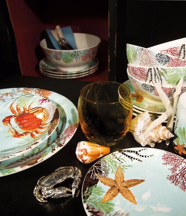 تصميم جذاب من فنون المائدة بزخرفة من وحي أجواء البحار