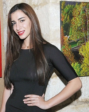 فنانون ولوحات وجمهور في معرض بيروت الفنّي الدولي