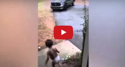 فيديو مؤثر - وداع طفل لأبيه يحصد أكثر من 24 مليون مشاهدة