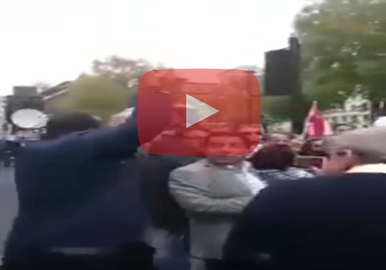 بالفيديو- رجل يضرب الإعلامي أحمد موسى بـ «البيض» في بريطانيا!! شاهدوا ماذا حصل