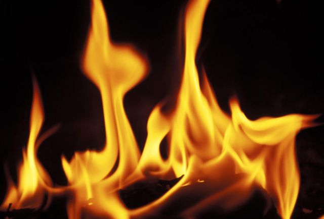 أهل العريس أحرقوها لأنها لم تدفع المهر!