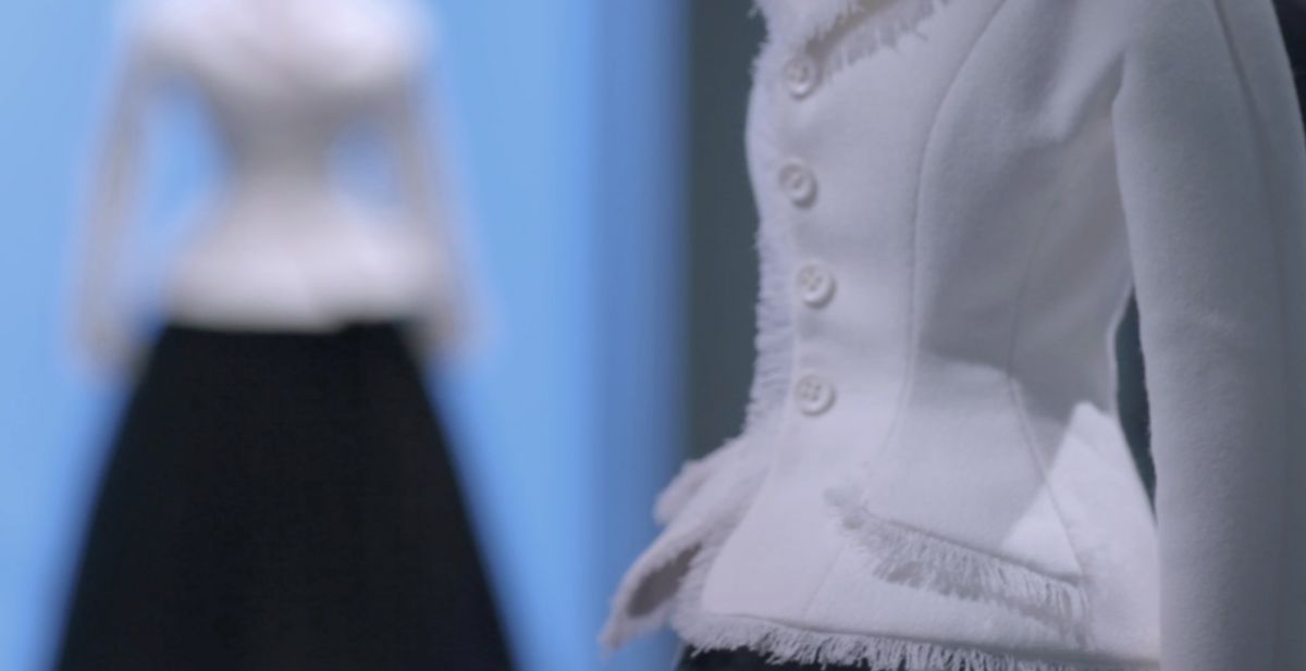 إلى عشاق الموضة.... زوروا Le Theatre Dior «مسرح «ديور»  في دبي وتمتعوا