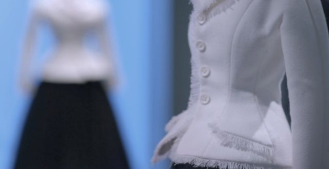 إلى عشاق الموضة.... زوروا Le Theatre Dior «مسرح «ديور»  في دبي وتمتعوا