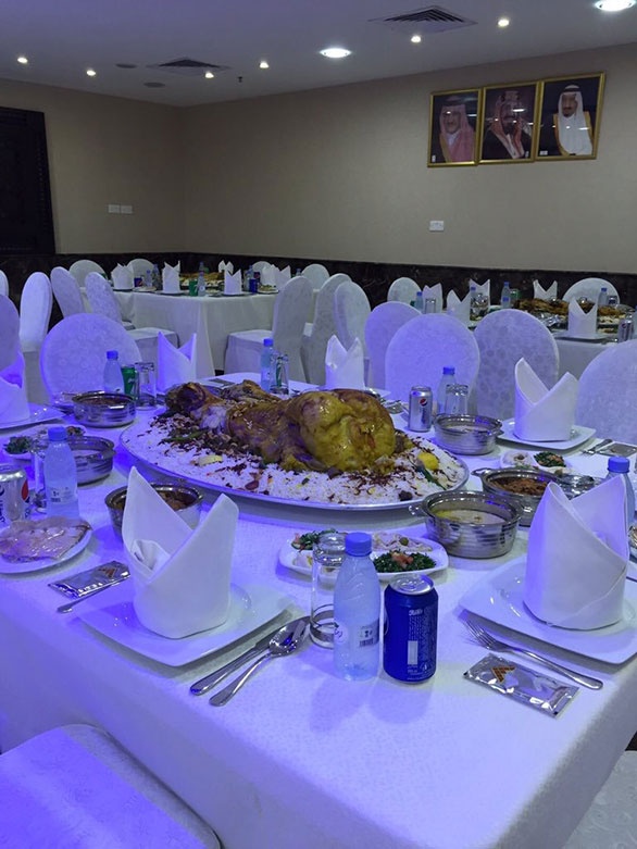 بالصور – مكافأة سجين بزفاف 