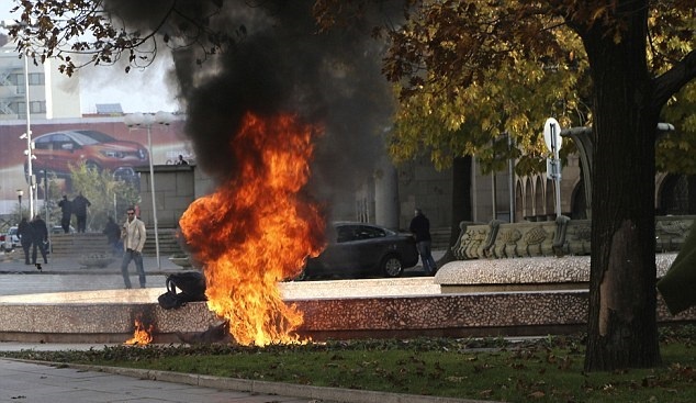 حرقها حية انتقاماً لرفضها الزواج منه!
