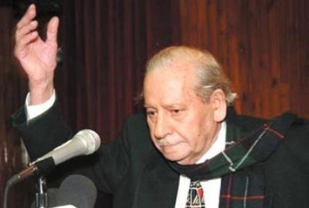 هذه حقيقة وفاة الروائي الكبير حنّا مينة
