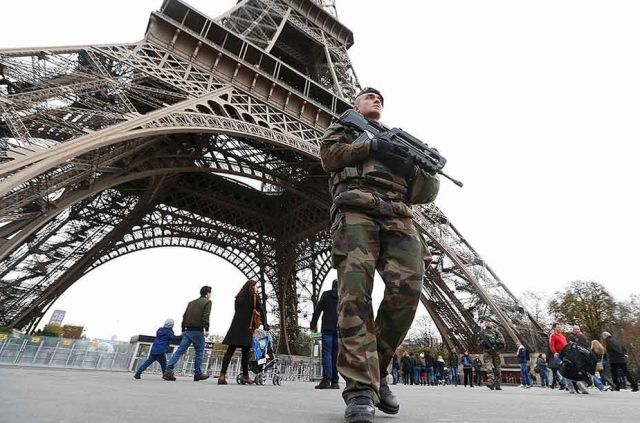 بالصور - تعرفوا على الجزائرية التي تنبأت بتفجيرات باريس