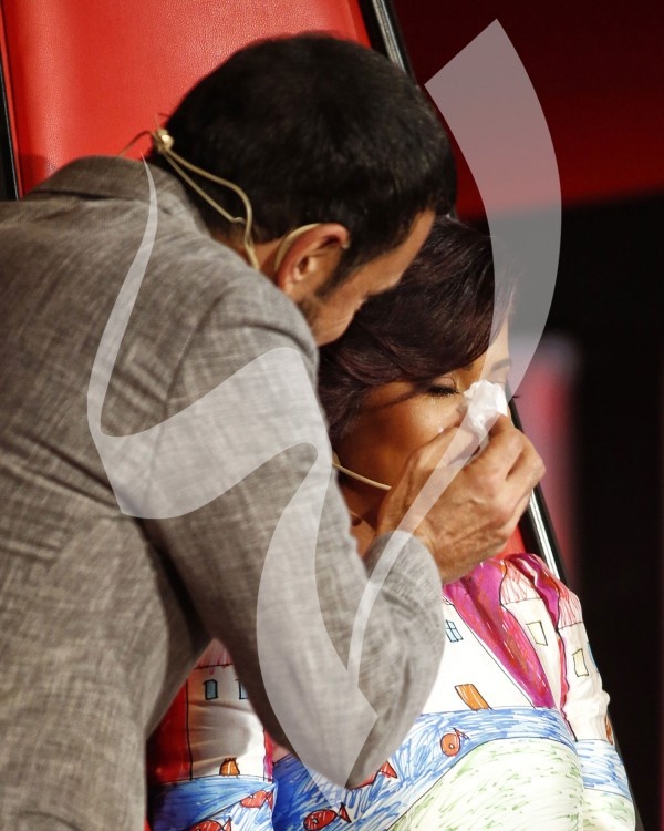 بالفيديو – شيرين تبكي وتنسحب من 