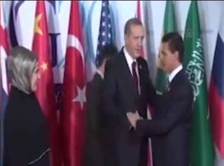 بالفيديو - اردوغان يعاتب رئيس المكسيك بسبب زوجته!