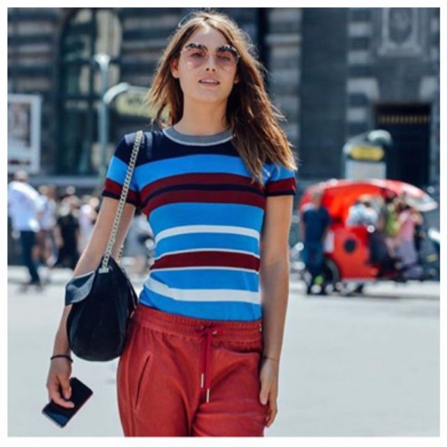 ابتعدي عن الألوان الكثيرة والخطوط العريضة