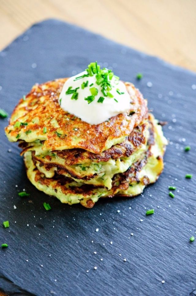 الأكل فنّ مع مها: عجة الكوسا مع جبنة البارمزان