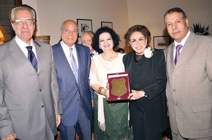 لبنى عبدالعزيز: السينما الحالية تشجع على العنف والبلطجة