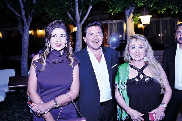  وليد توفيق يتوسط سهير شلبي وبوسي شلبي
