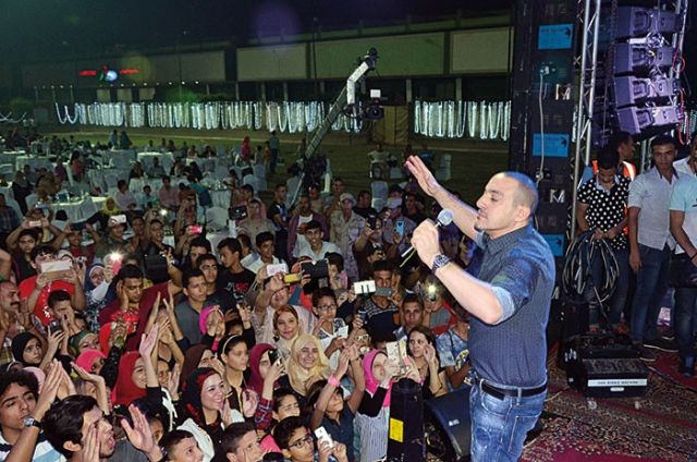 دياب على المسرح