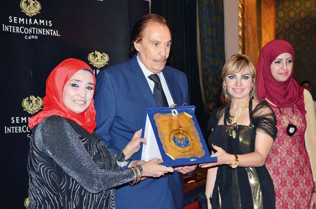  أثناء تكريم العلايلي