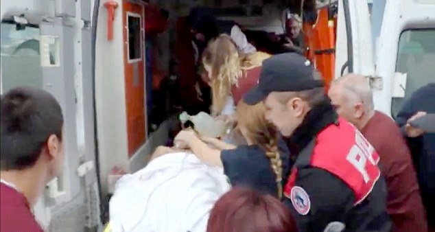 بالصور - بعد ولادة زوجته.. قتل طبيبتها وإنتحر!